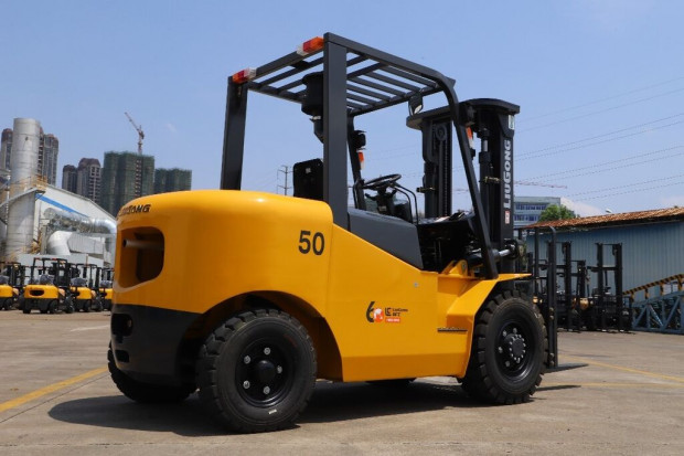 Дизельный погрузчик LiuGong CPCD50